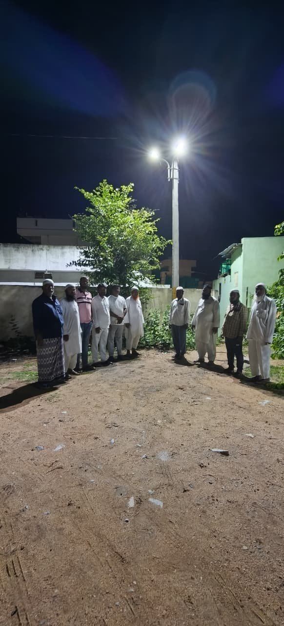 షరీఫా మసీద్ వద్ద సరికొత్త వెలుగులతో స్ట్రీట్ లైట్ ప్రారంభం..